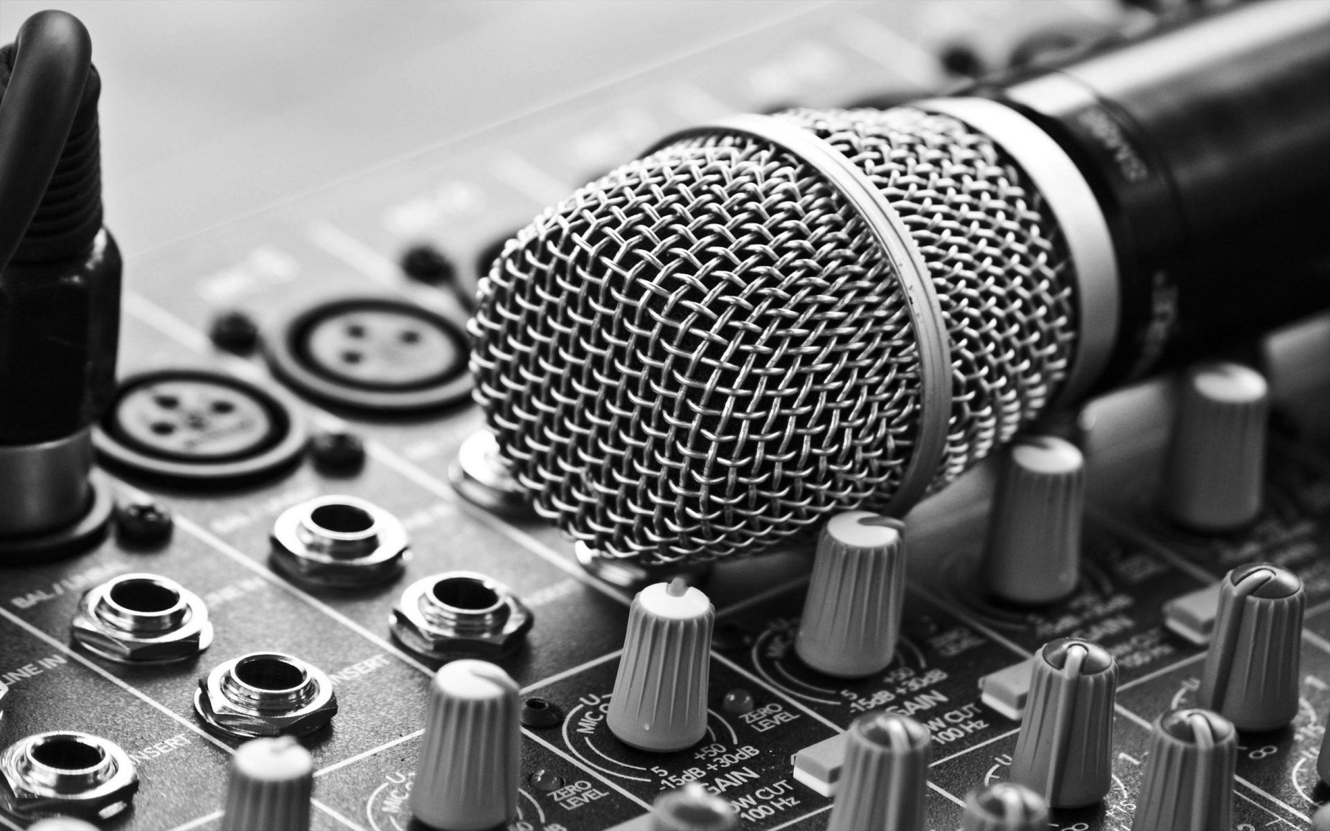 DJ و خدمات موزیک مجالس با بیش از 20 سال سابقه
