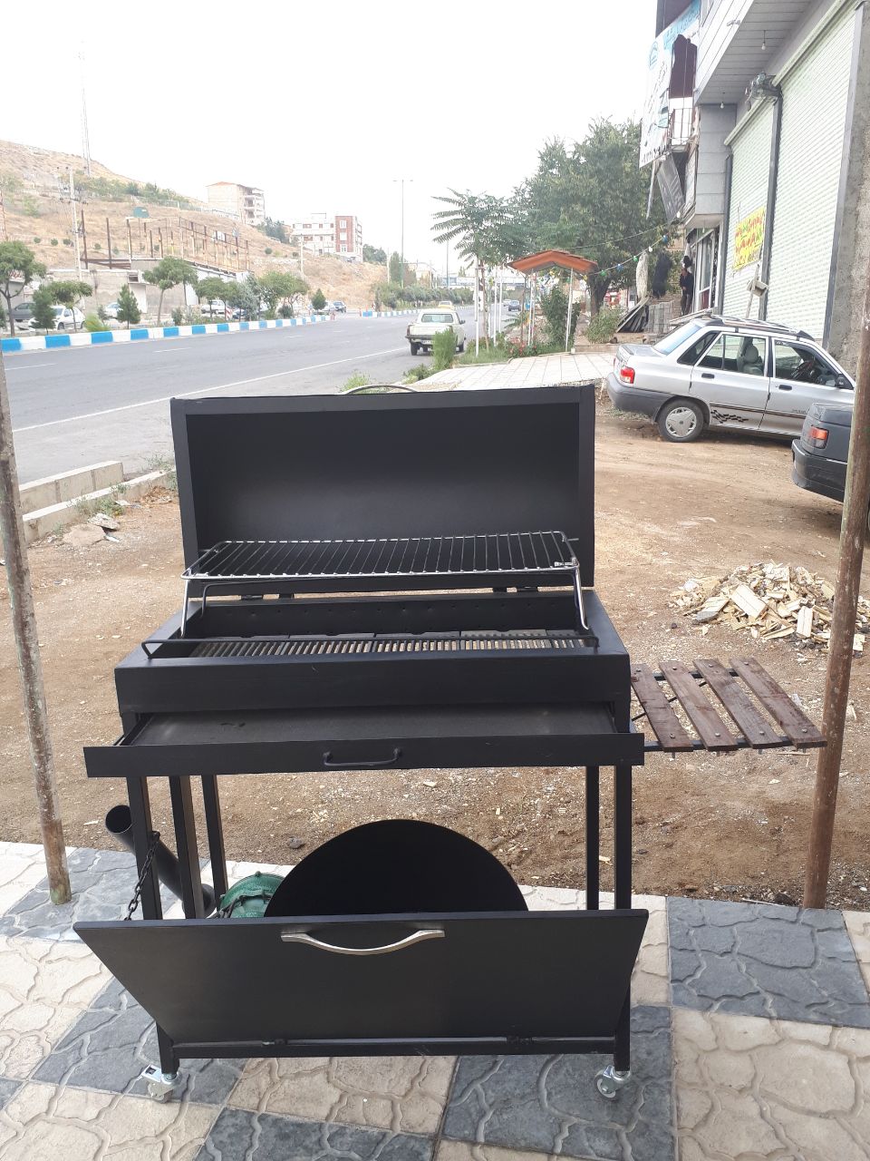 باربیکیو ذغالی فن دار