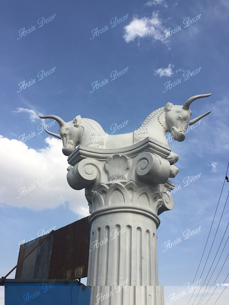 سرستون و گاو سر های هخامنشی
