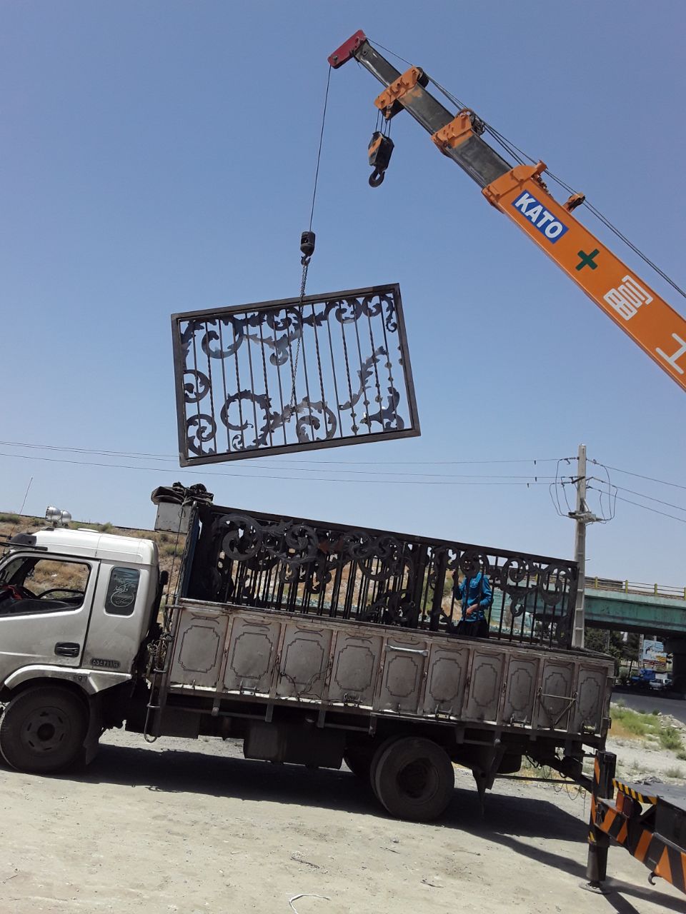 سازنده مدرن ترین درب وپنجره فلزی وچهارچوب